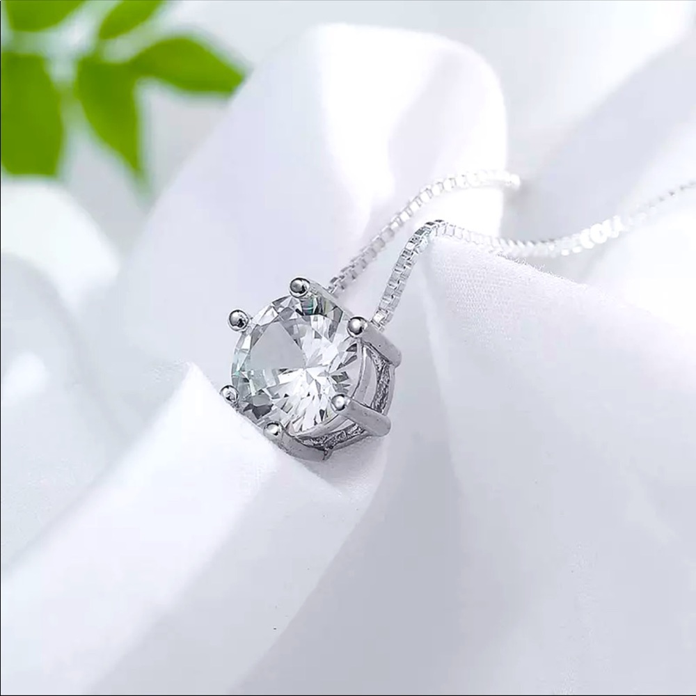 🌟 Sterling Silver Diamond 💎 Necklace - Picture 2 of 4